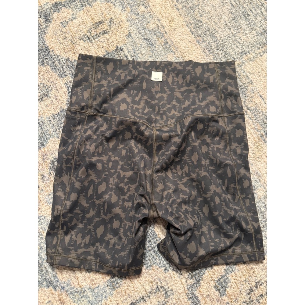 Vuori Studio Pocket Shorts in Cocoa Spots Small Excellent Condition - Picture 2 of 6